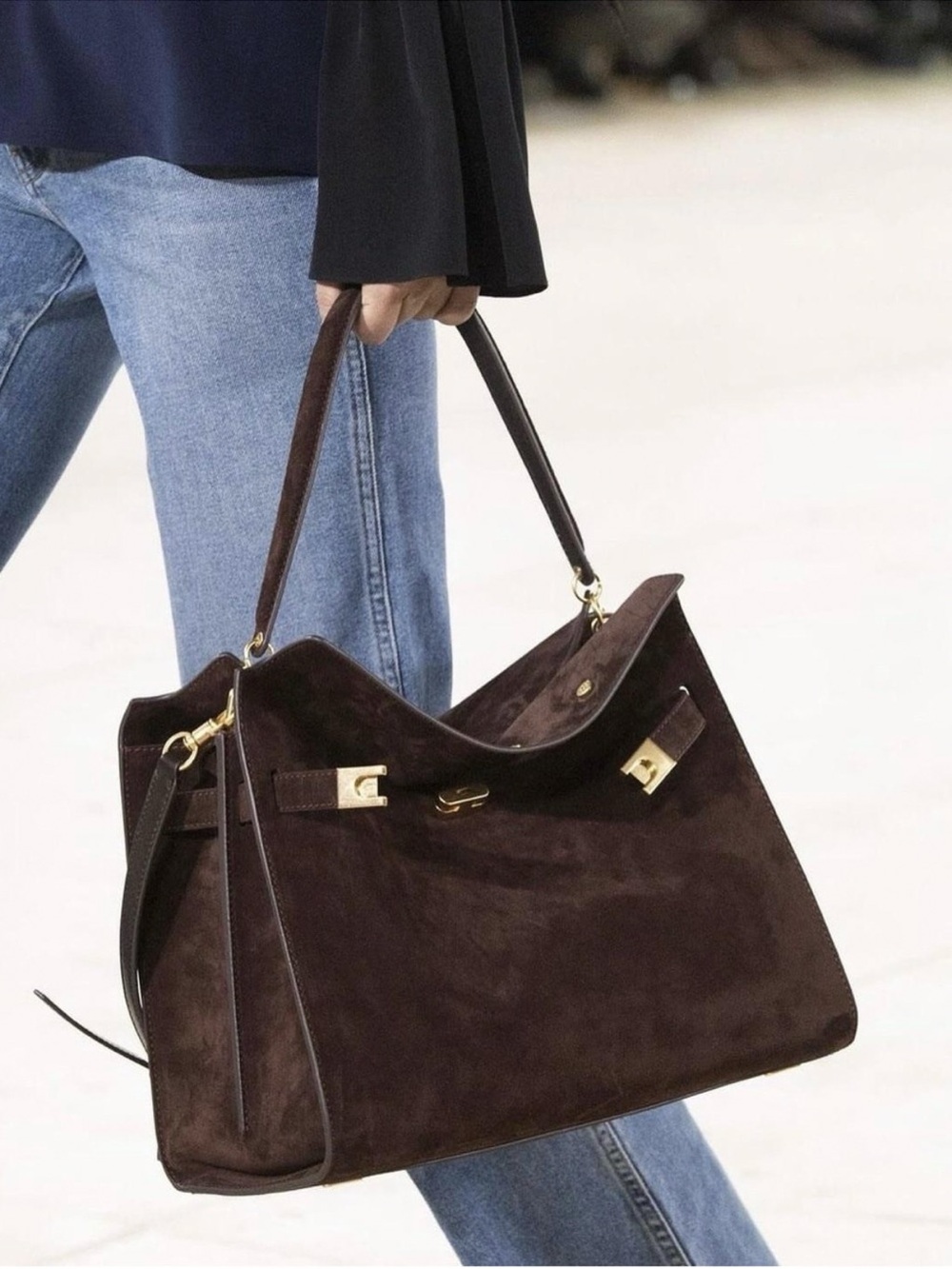 Like new Tory Burch Lee Radziwill Large Suede Shoulder Bag $1,260